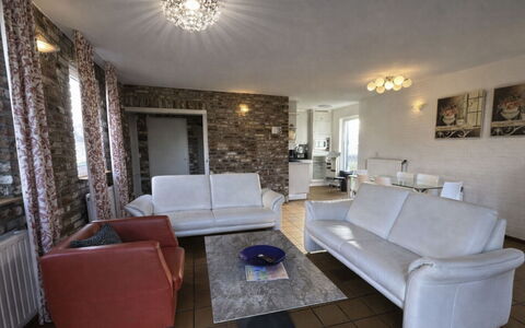 Bungalowpark Landsrade: Meubilair, Interieur Ontwerp, Flooring, Bankstel, Verdieping, Plafond, Hout, Woonkamer, Kamer, Tafel