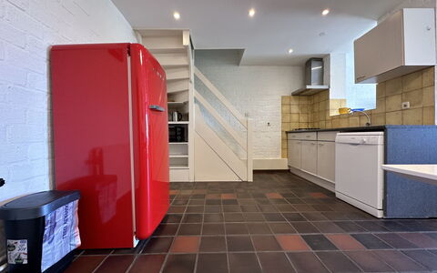 Bungalowpark Landsrade: Gebouw, Cabinetry, Interieur Ontwerp, Flooring, Verdieping, Huis, Hout, Gas, Plafond