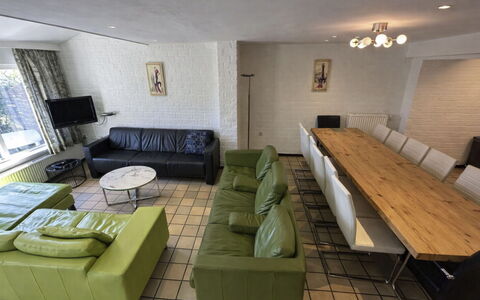Bungalowpark Landsrade: Meubilair, Interieur Ontwerp, Flooring, Verdieping, Bankstel, Hout, Tafel, Plafond, Woonkamer, Kamer