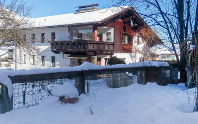 Axams 261: Lucht, Sneeuw, Gebouw, Eigendom, Venster, Boom, Afdeling, Huis, Freezing, Buurt