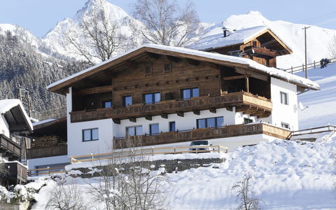 Birgit: Sneeuw, Winter, Eigendom, Huis, Berg, Huis, Bergdorp, Heuvel Station, Dak, Gebouw