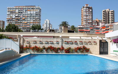 Benidorm 954: Zwembad, Eigendom, Gebouw, Onroerend Goed, Toevlucht, Hotel, Condominium, Vrije Tijd, Appartement, Architectuur