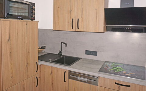 Susi: Countertop, Cabinetry, Gootsteen, Eigendom, Wastafel, Kraan, Loodgieterswerkinrichting, Keuken, Hout, Interieur Ontwerp