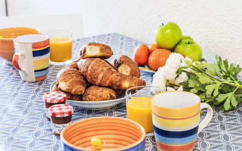 Carnac 109: Tableware, Serveware, Dishware, Kop, Voedsel, Drinkware, Meubilair, Oranje, Porselein