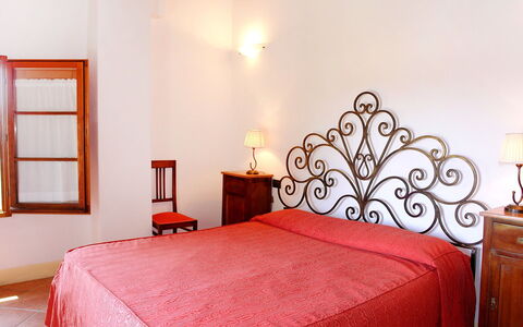 Gambassi Terme 840: Slaapkamer, Bed, Kamer, Meubilair, Eigendom, Laken, Bed Frame, Muur, Interieur Ontwerp, Bedding