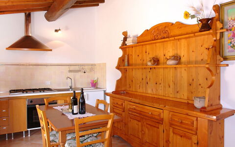 Gambassi Terme 840: Meubilair, Kamer, Eigendom, Gebouw, Cabinetry, Beits, Interieur Ontwerp, Tafel, Keuken, Huis