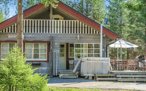 Kerkkälä: Hout, Verblijf, Blokhut, Woud, Schuur, Garden Gebouwen, Lariks, Bos, Beits
