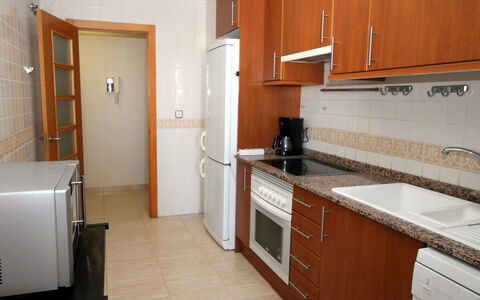 Torre Maestral: Eigendom, Kamer, Countertop, Keuken, Meubilair, Cabinetry, Verdieping, Major Appliance, Gebouw, Huis