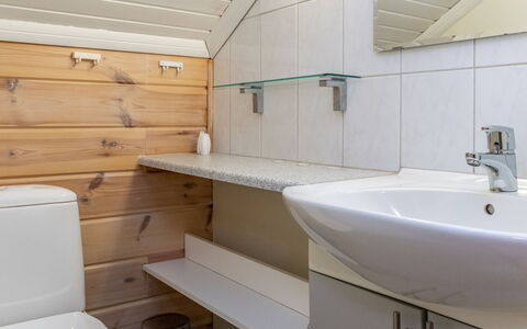 Reppu: Meubilair, Stoel, Buitenmeubels, Tafel, Hout, Buitentafel, Keuken En Eettafel, Schaduw, Tuin, Paraplu
