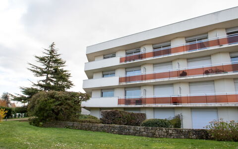 Port Blanc: Eigendom, Woongebied, Gebouw, Architectuur, Appartement, Huis, Onroerend Goed, Facade, Condominium, Huis