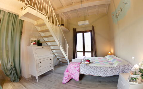 Ai Salici: Slaapkamer, Kamer, Bed, Meubilair, Eigendom, Interieur Ontwerp, Plafond, Gebouw, Laken, Huis