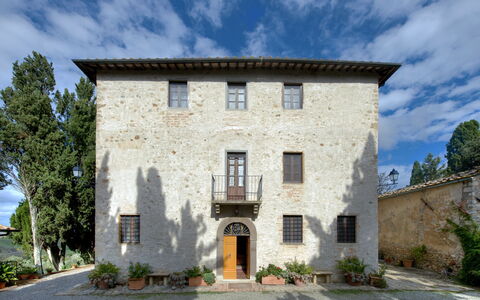 Villa Dorella Di Montaperti: Eigendom, Huis, Gebouw, Architectuur, Onroerend Goed, Huis, Landgoed, Facade, Lucht, Villa