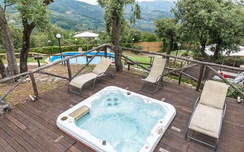 Villa Del Santo Bastiano: Eigendom, Zwembad, Onroerend Goed, Jacuzzi, Huis, Vrije Tijd, Landgoed, Gebouw, Vakantie, Boom