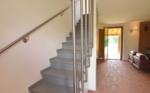 Il Sogno Tra i Vigneti: Trap, Leuning, Eigendom, Kamer, Baluster, Onroerend Goed, Gebouw, Verdieping, Glas, Hardwood