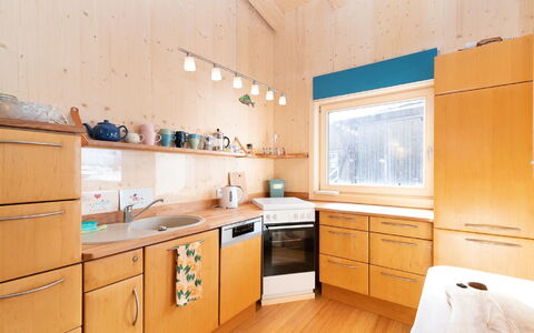 Shakti: Cabinetry, Countertop, Eigendom, Kamer, Meubilair, Keuken, Interieur Ontwerp, Verdieping, Gebouw, Huis