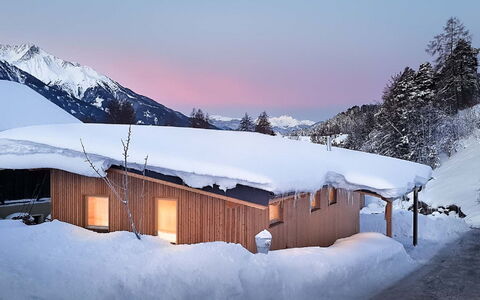 Shakti: Sneeuw, Winter, Freezing, Lucht, Huis, Berg, Bergketen, Architectuur, Boom, Huis