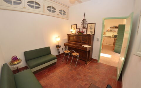 Collina Lagomare: Kamer, Eigendom, Gebouw, Meubilair, Huis, Verdieping, Onroerend Goed, Interieur Ontwerp, Woonkamer