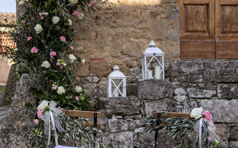 Antico Borgo San Lorenzo - Weddings And Events: Fabriek, Meubilair, Eigendom, Bloem, Gebouw, Tafel, Deur, Venster, Stoel, Bloempot