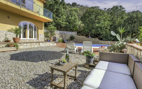 La Teulada: Toevlucht, Zwembad, Buitenmeubels, Stoel, Bloempot, Eco Hotel, Landgoed, Kamerplant, Flagstone, Patio