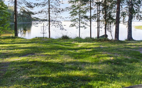 Maunonlahti: Meubilair, Stoel, Buitenmeubels, Tafel, Hout, Buitentafel, Keuken En Eettafel, Schaduw, Tuin, Paraplu