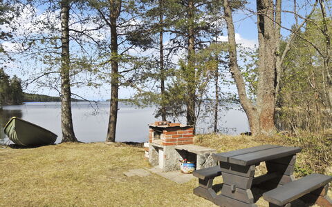 Maunonlahti: Meubilair, Stoel, Buitenmeubels, Tafel, Hout, Buitentafel, Keuken En Eettafel, Schaduw, Tuin, Paraplu