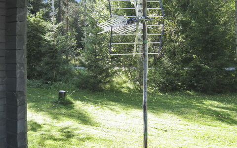 Maunonlahti: Meubilair, Stoel, Buitenmeubels, Tafel, Hout, Buitentafel, Keuken En Eettafel, Schaduw, Tuin, Paraplu