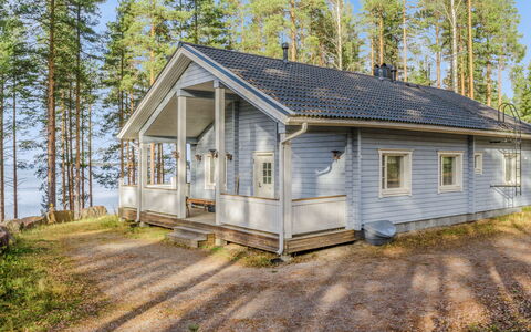 Kainalolahti: Meubilair, Stoel, Buitenmeubels, Tafel, Hout, Buitentafel, Keuken En Eettafel, Schaduw, Tuin, Paraplu