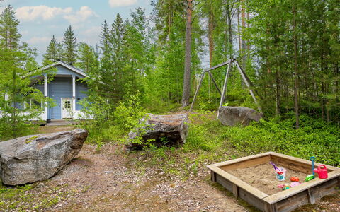 Kainalolahti: Meubilair, Stoel, Buitenmeubels, Tafel, Hout, Buitentafel, Keuken En Eettafel, Schaduw, Tuin, Paraplu