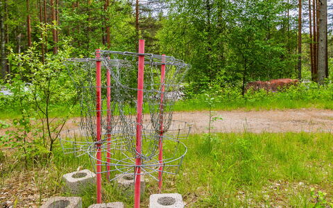 Kainalolahti: Meubilair, Stoel, Buitenmeubels, Tafel, Hout, Buitentafel, Keuken En Eettafel, Schaduw, Tuin, Paraplu