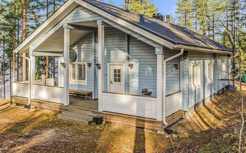 Kainaloranta: Meubilair, Stoel, Buitenmeubels, Tafel, Hout, Buitentafel, Keuken En Eettafel, Schaduw, Tuin, Paraplu
