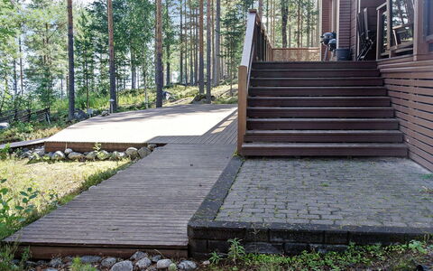Pielislinna Loma-Koli: Meubilair, Stoel, Buitenmeubels, Tafel, Hout, Buitentafel, Keuken En Eettafel, Schaduw, Tuin, Paraplu