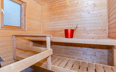 Kolinpilvi: Meubilair, Stoel, Buitenmeubels, Tafel, Hout, Buitentafel, Keuken En Eettafel, Schaduw, Tuin, Paraplu