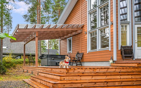 Kolinpilvi: Meubilair, Stoel, Buitenmeubels, Tafel, Hout, Buitentafel, Keuken En Eettafel, Schaduw, Tuin, Paraplu