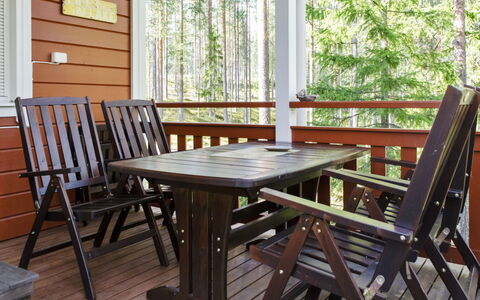 Otsopirtti, Maria: Meubilair, Stoel, Buitenmeubels, Tafel, Hout, Buitentafel, Keuken En Eettafel, Schaduw, Tuin, Paraplu