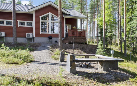 Otsopirtti, Maria: Meubilair, Stoel, Buitenmeubels, Tafel, Hout, Buitentafel, Keuken En Eettafel, Schaduw, Tuin, Paraplu