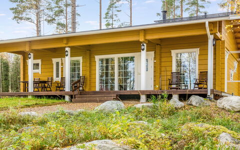 Kolin Mesikämmen: Verblijf, Schaduw, Eco Hotel, Plafond, Hardwood, Stoel, Blokhut, Houten Vloer, Garden Gebouwen, Beits