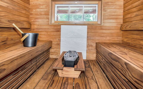 Villa Utu: Meubilair, Stoel, Buitenmeubels, Tafel, Hout, Buitentafel, Keuken En Eettafel, Schaduw, Tuin, Paraplu