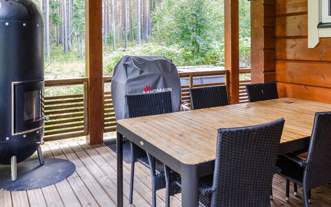 Villa Utu: Meubilair, Stoel, Buitenmeubels, Tafel, Hout, Buitentafel, Keuken En Eettafel, Schaduw, Tuin, Paraplu