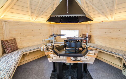 Welhotar: Meubilair, Stoel, Buitenmeubels, Tafel, Hout, Buitentafel, Keuken En Eettafel, Schaduw, Tuin, Paraplu
