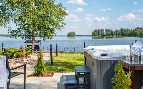 Villa Kaivopuisto: Buitenmeubels, Meubilair, Toevlucht, Stoel, Zwembad, Schaduw, Vrije Tijd, Patio, Dek, Eco Hotel