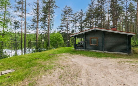 Lohi, Cjoe237 a: Boom, Bank, Huis, Verblijf, Meer, Vijver, Woud, Blokhut