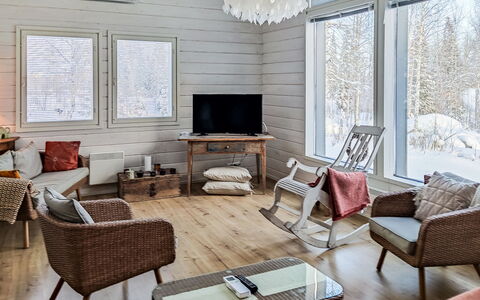Annelinniemi: Meubilair, Stoel, Buitenmeubels, Tafel, Hout, Buitentafel, Keuken En Eettafel, Schaduw, Tuin, Paraplu