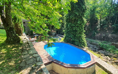 Il Molino: Water, Fabriek, Zwembad, Groen, Plantkunde, Natuur, Natuurlijk Landschap, Boom, Vegetation, Schaduw