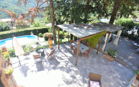 Il Nido: Eigendom, Tafel, Huis, Plantkunde, Kamer, Patio, Boom, Onroerend Goed, Meubilair, Backyard