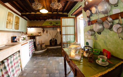 Podere L'istrice: Eigendom, Kamer, Gebouw, Huis, Interieur Ontwerp, Meubilair, Huis, Plafond, Onroerend Goed, Keuken