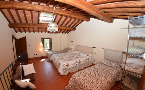 Al Vecchio Pozzo: Slaapkamer, Kamer, Eigendom, Meubilair, Bed, Gebouw, Plafond, Straal, Interieur Ontwerp, Laken