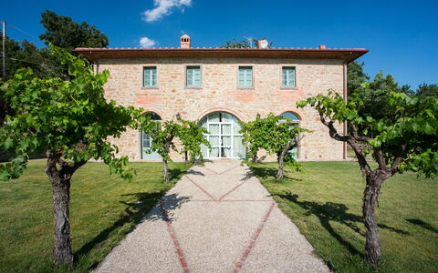 Villa Mezzavia: Eigendom, Huis, Landgoed, Gebouw, Huis, Onroerend Goed, Villa, Boom, Herenhuis, Lucht