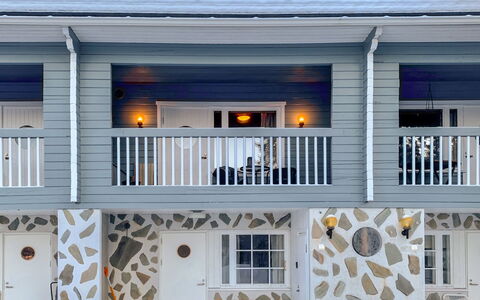 Ruka-Ihtinki 4 a 3: Samengesteld Materiaal, Deur, Beton, Schaduw, Siding, Stoel, Balkon, Hotel, Trap, Buitenmeubels