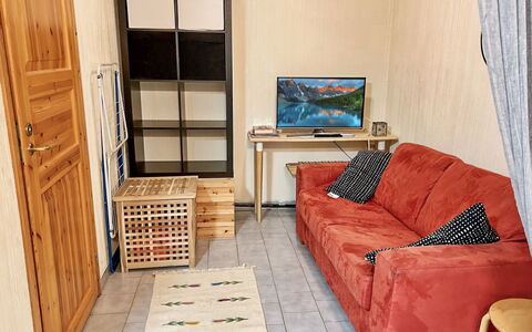 Ruka-Ihtinki 4 a 3: Meubilair, Flooring, Verdieping, Interieur Ontwerp, Hout, Kamer, Textiel, Bankstel, Verlichting, Woonkamer