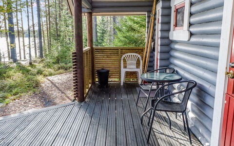 Ulpukka: Meubilair, Stoel, Buitenmeubels, Tafel, Hout, Buitentafel, Keuken En Eettafel, Schaduw, Tuin, Paraplu